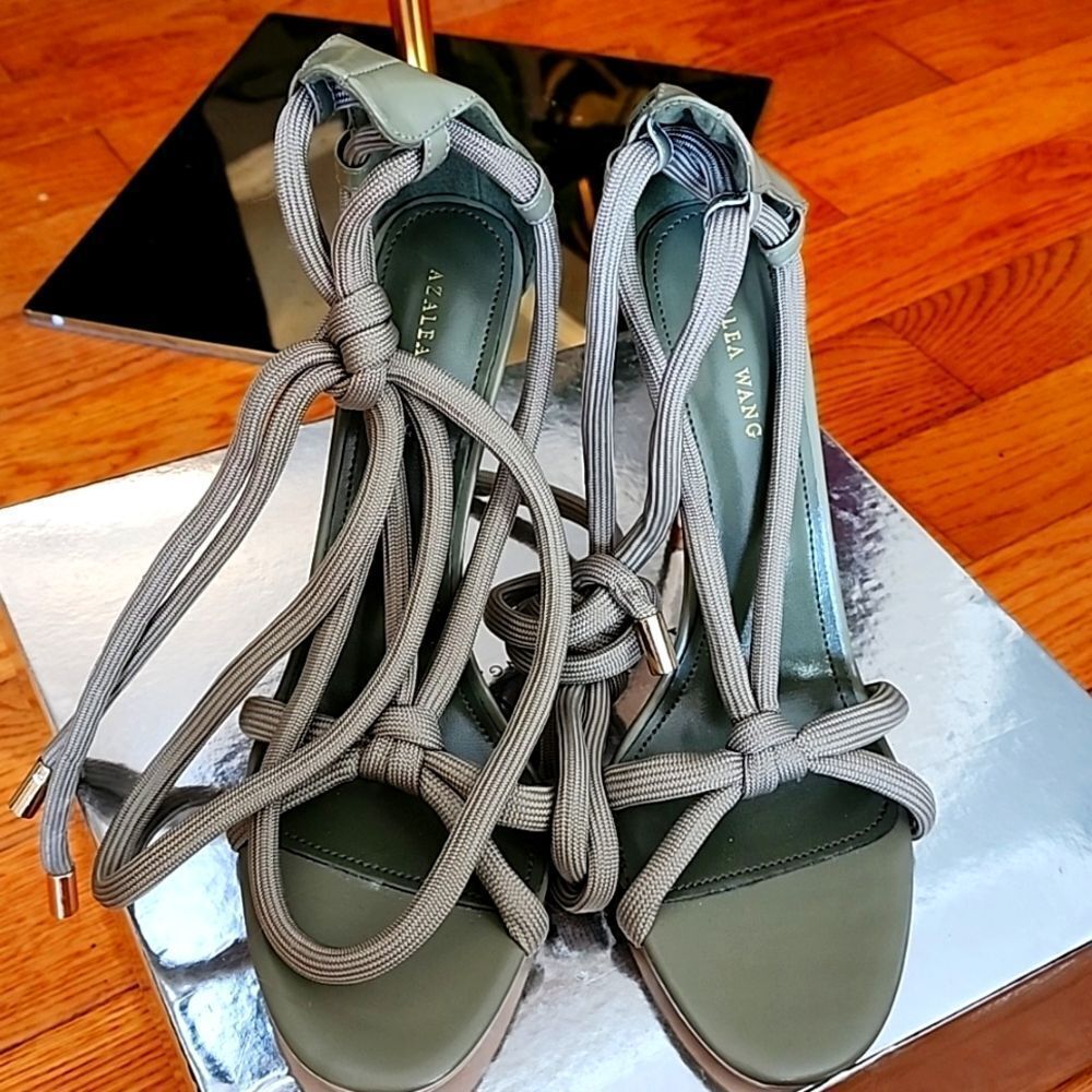 Azalea wang tie up shoe sz 10